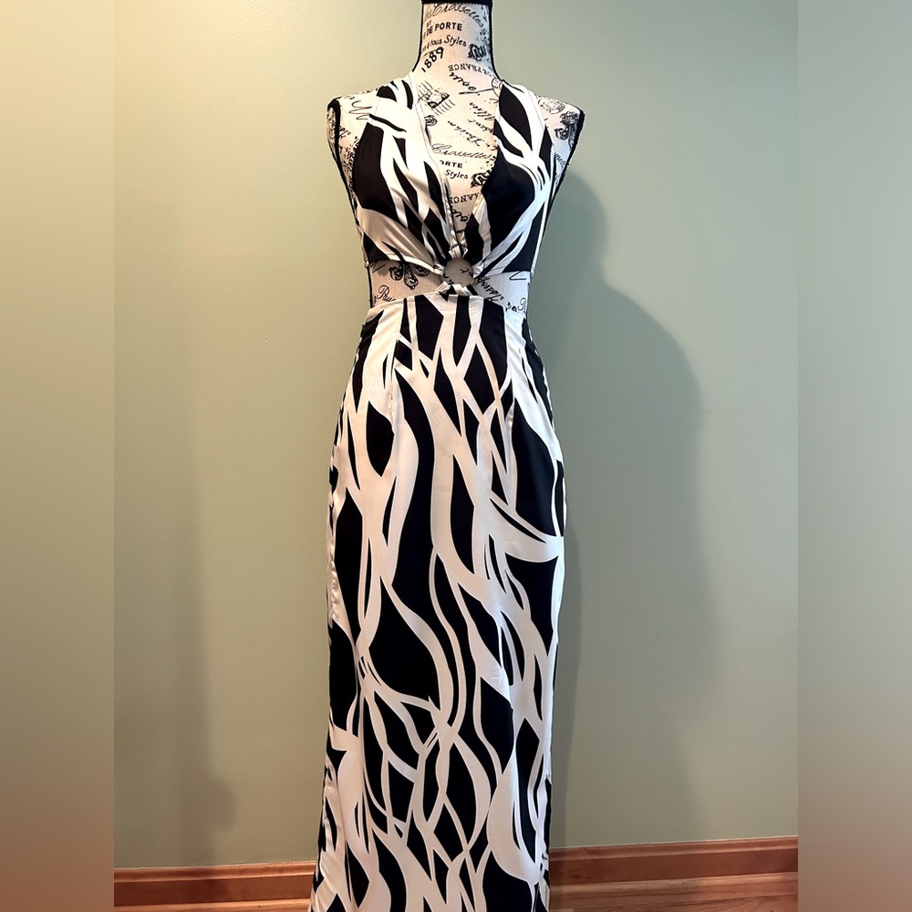 SHEIN Vcay size 2 black/white/cream maxi with cutouts